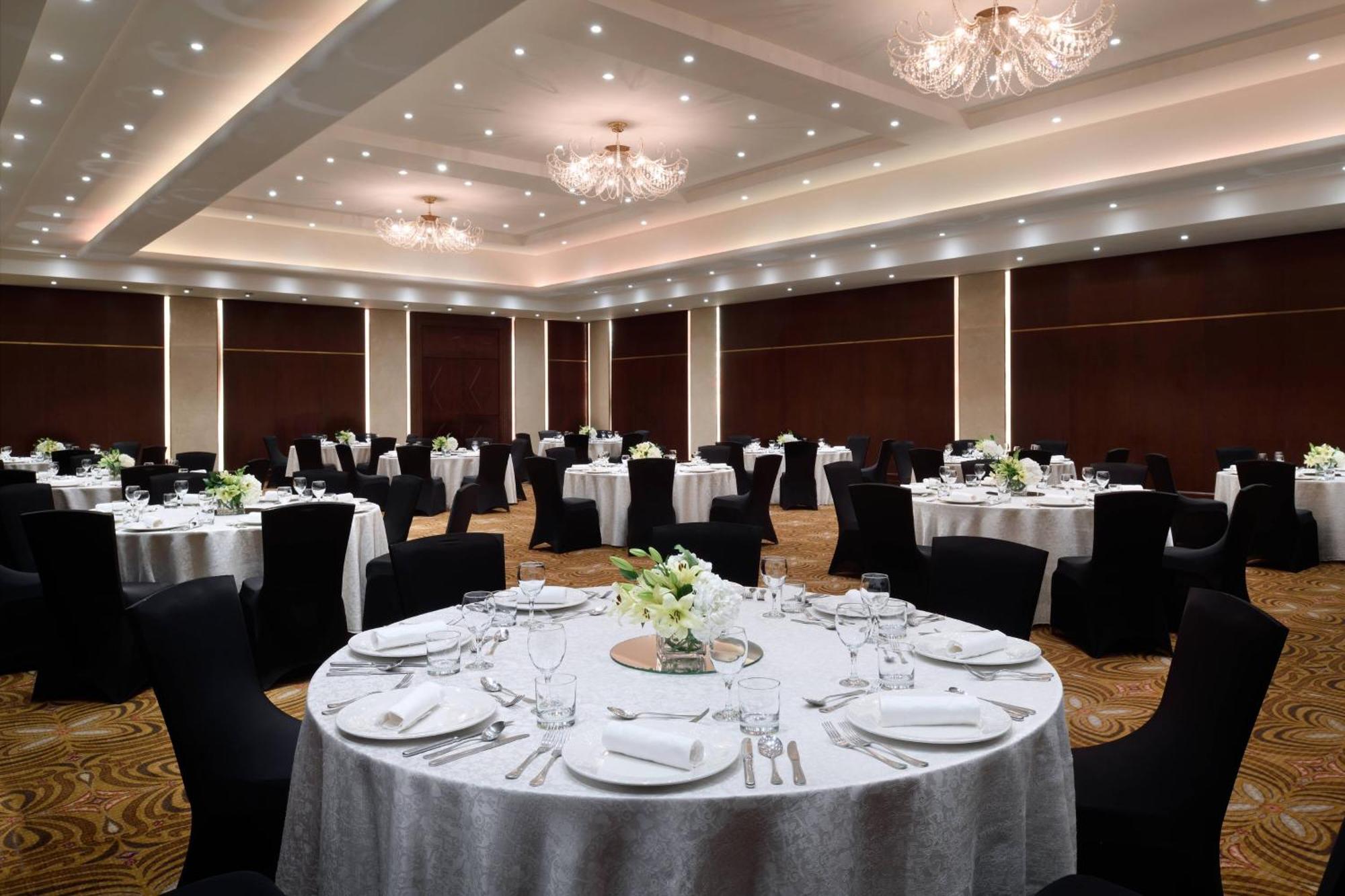 Riyadh Marriott Hotel Buitenkant foto