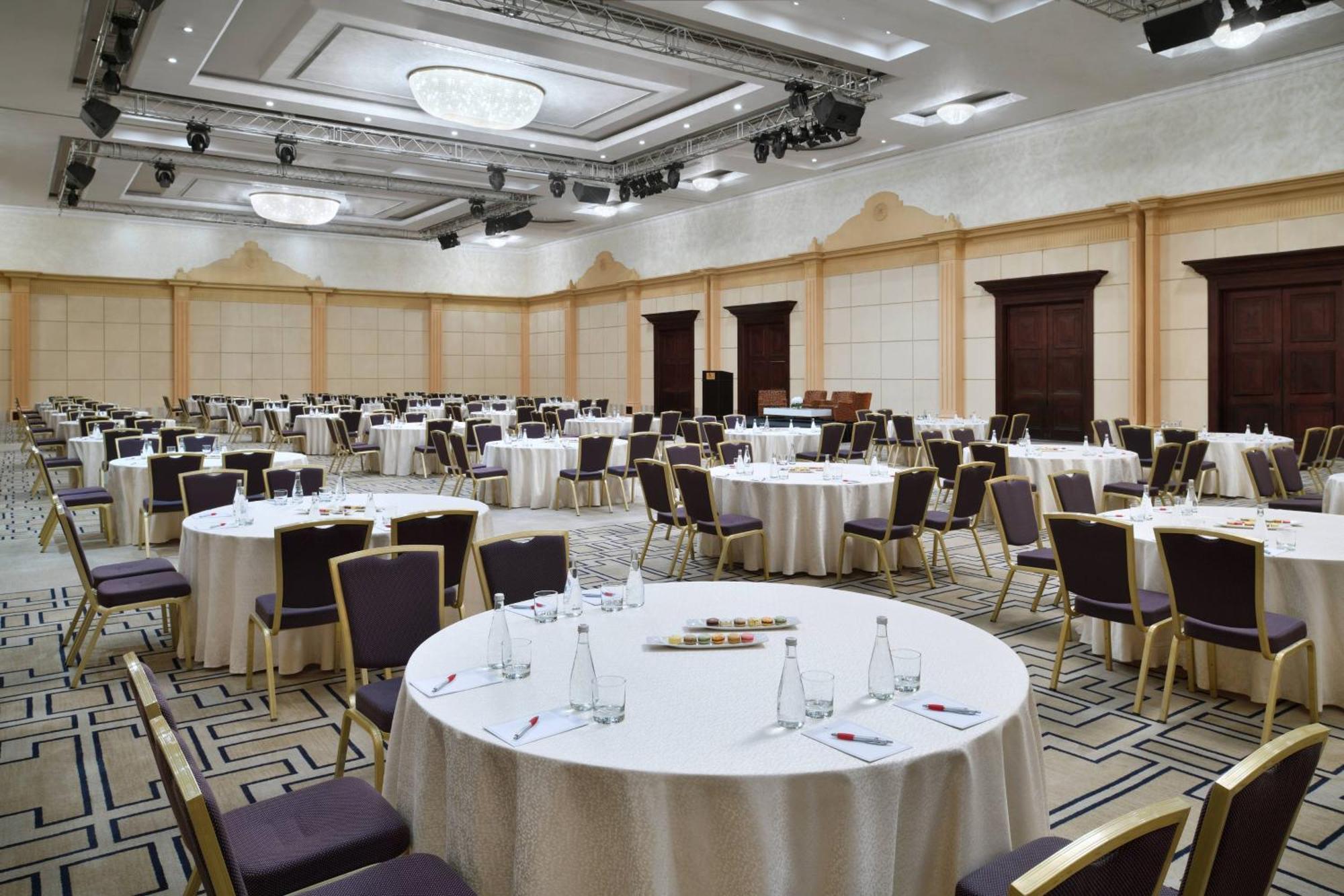 Riyadh Marriott Hotel Buitenkant foto