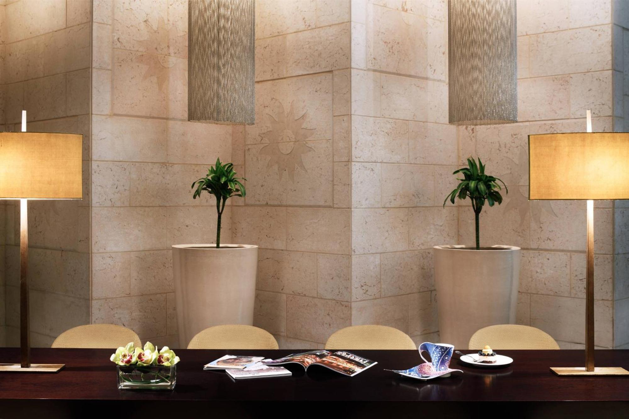 Riyadh Marriott Hotel Buitenkant foto